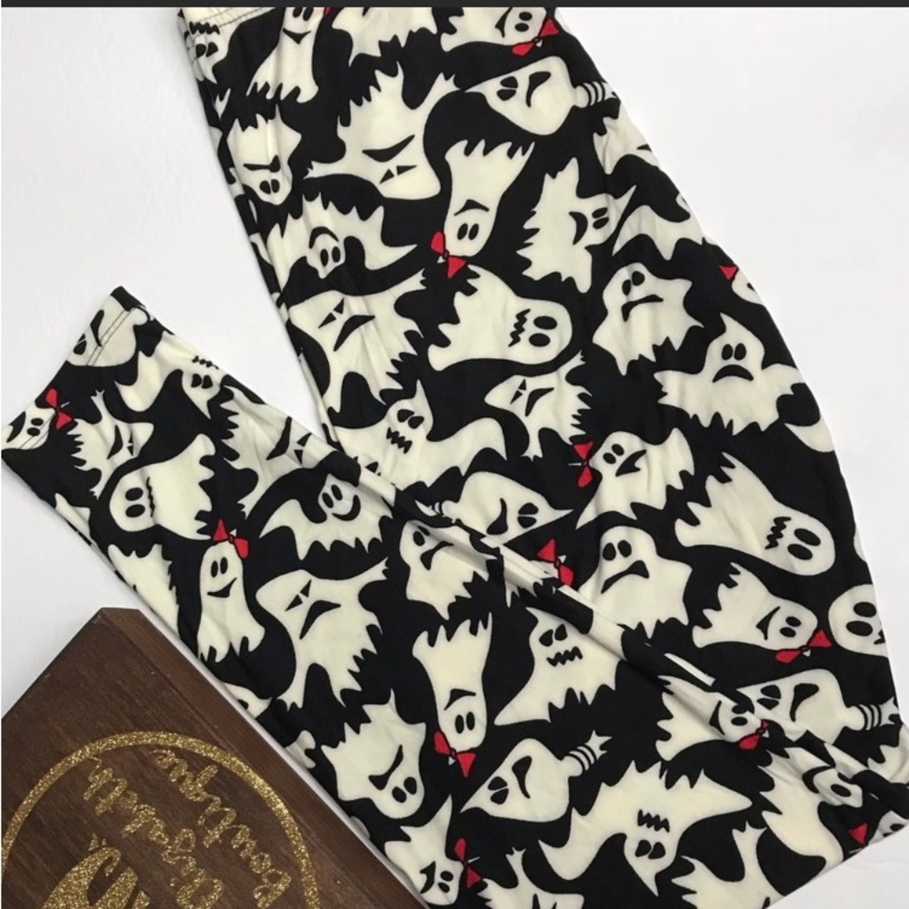 Super cute 👻 ghosty HalLOwEeN 🎃 Leggings